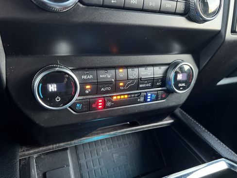 Used 2020 Ford Expedition Limited image 15