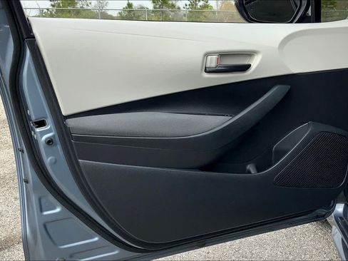 Used 2022 Toyota Corolla LE FWD image 21