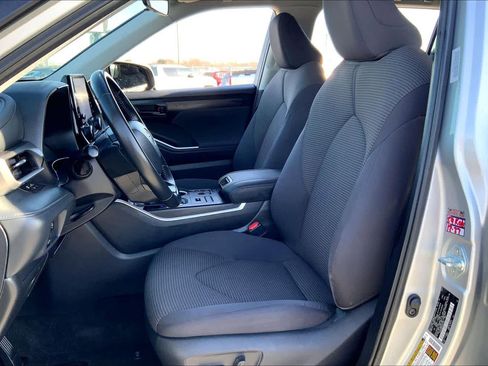 Certified 2024 Toyota Highlander LE image 8