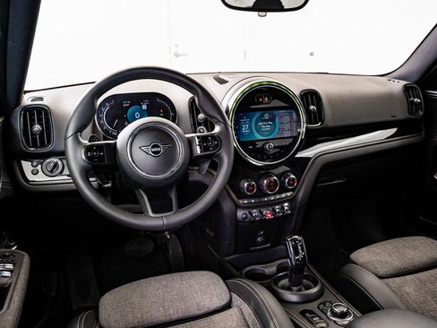 Used 2022 MINI Cooper Countryman S w/ Premium Package image 4