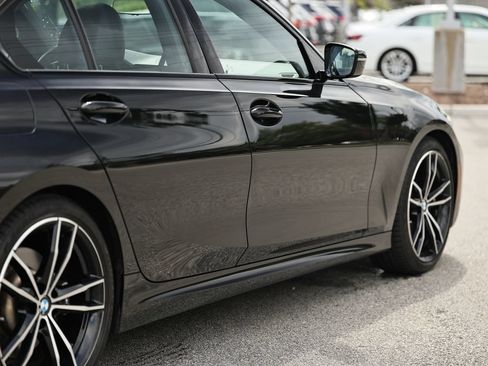 Used 2022 BMW 330i Sedan w/ M Sport Package RWD image 8