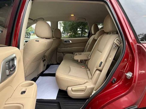 Used 2018 Nissan Pathfinder SV w/ Cargo Package FWD image 10
