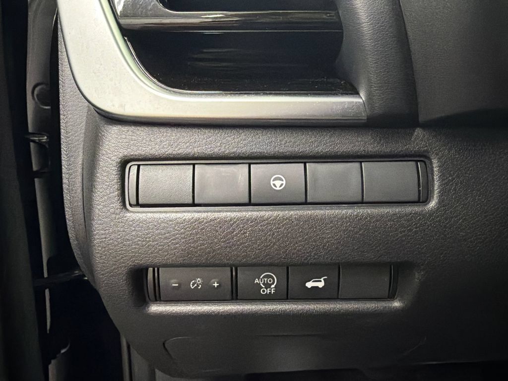Used 2023 Nissan Rogue SL w/ SL Premium Package FWD image 34