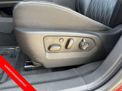 Used 2022 Buick Envision Avenir w/ Technology Package II image 19