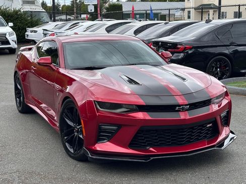Used 2018 Chevrolet Camaro SS RWD image 6
