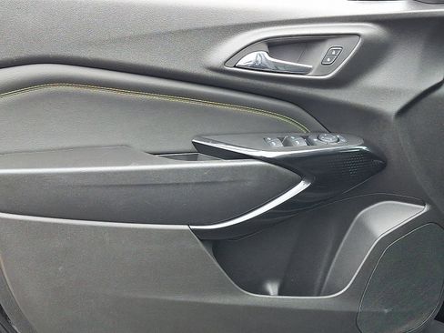 Used 2024 Chevrolet Trax LT w/ Driver Confidence Package FWD image 12