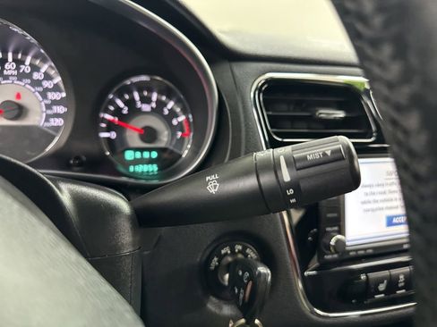 Used 2011 Chrysler 200 Limited image 37