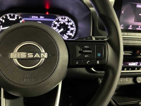 Certified 2022 Nissan Rogue SV image 18