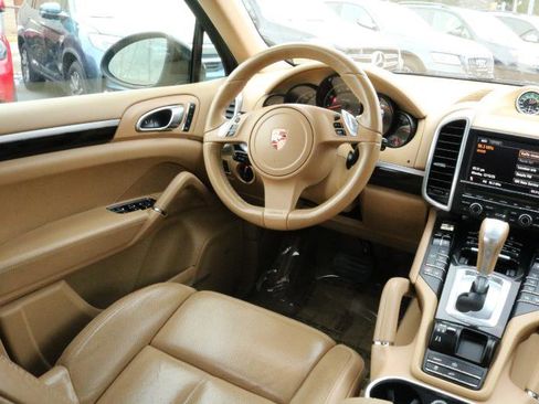 Used 2012 Porsche Cayenne image 17