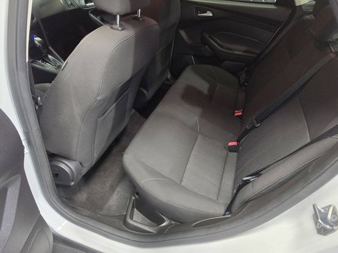 Used 2016 Ford Focus SE FWD image 18