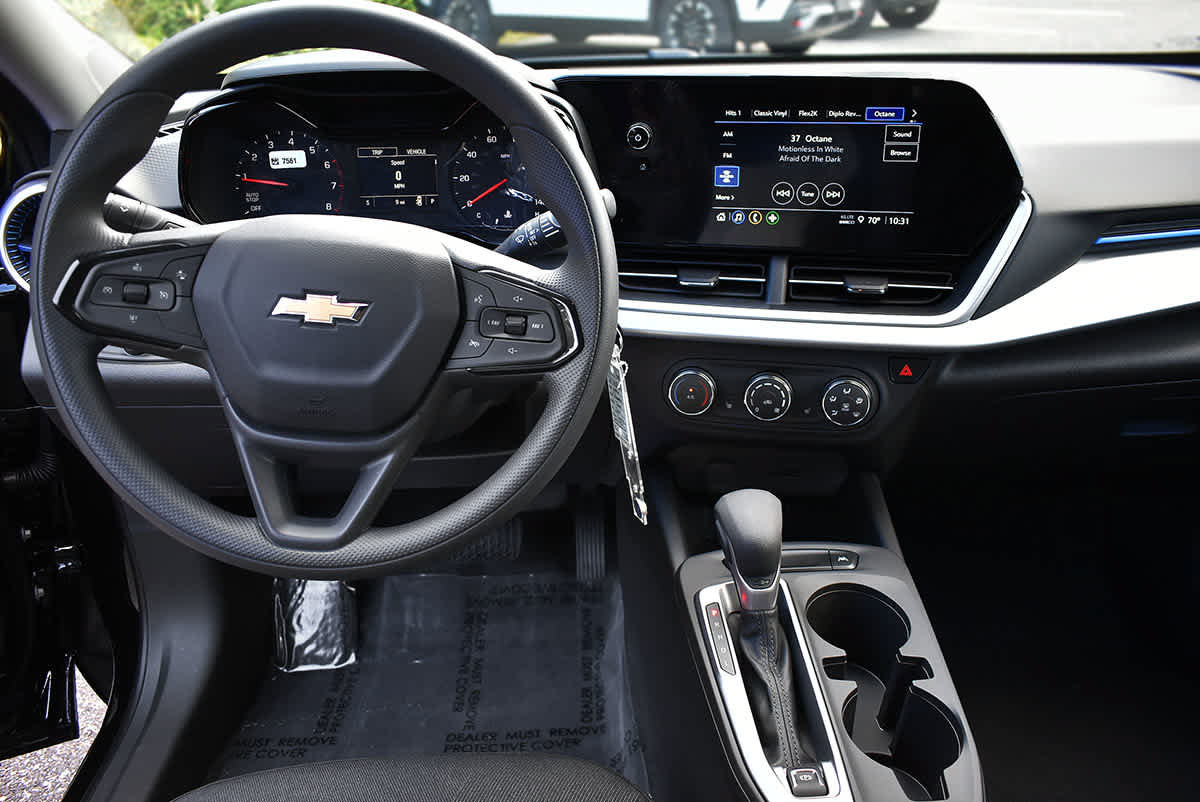 New 2026 Chevrolet Trax LS w/ LS Convenience Package FWD image 12