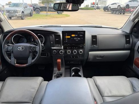 Used 2021 Toyota Sequoia Platinum AWD/4WD image 32