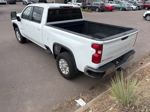 Used 2023 Chevrolet Silverado 2500 LT AWD/4WD image 3