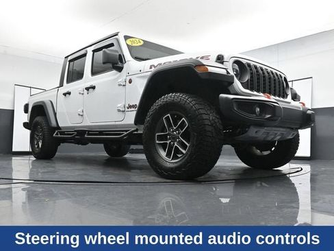 Used 2024 Jeep Gladiator Mojave w/ Technology Group AWD/4WD image 27