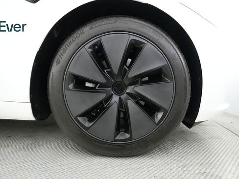 Used 2025 Tesla Model 3 Long Range AWD/4WD image 19