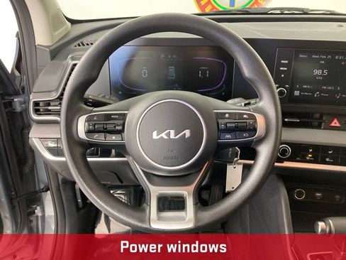 Used 2025 Kia Sportage LX image 8