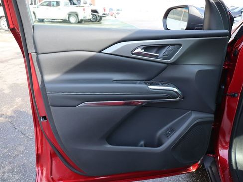 New 2026 Chevrolet Traverse LT w/ Driver Confidence Package image 9