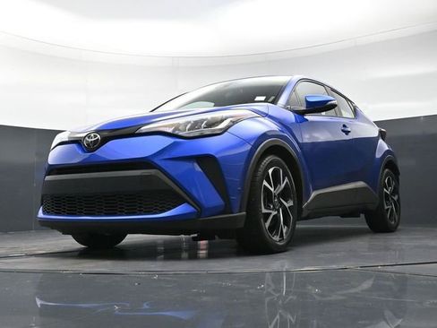 Used 2021 Toyota C-HR XLE image 19