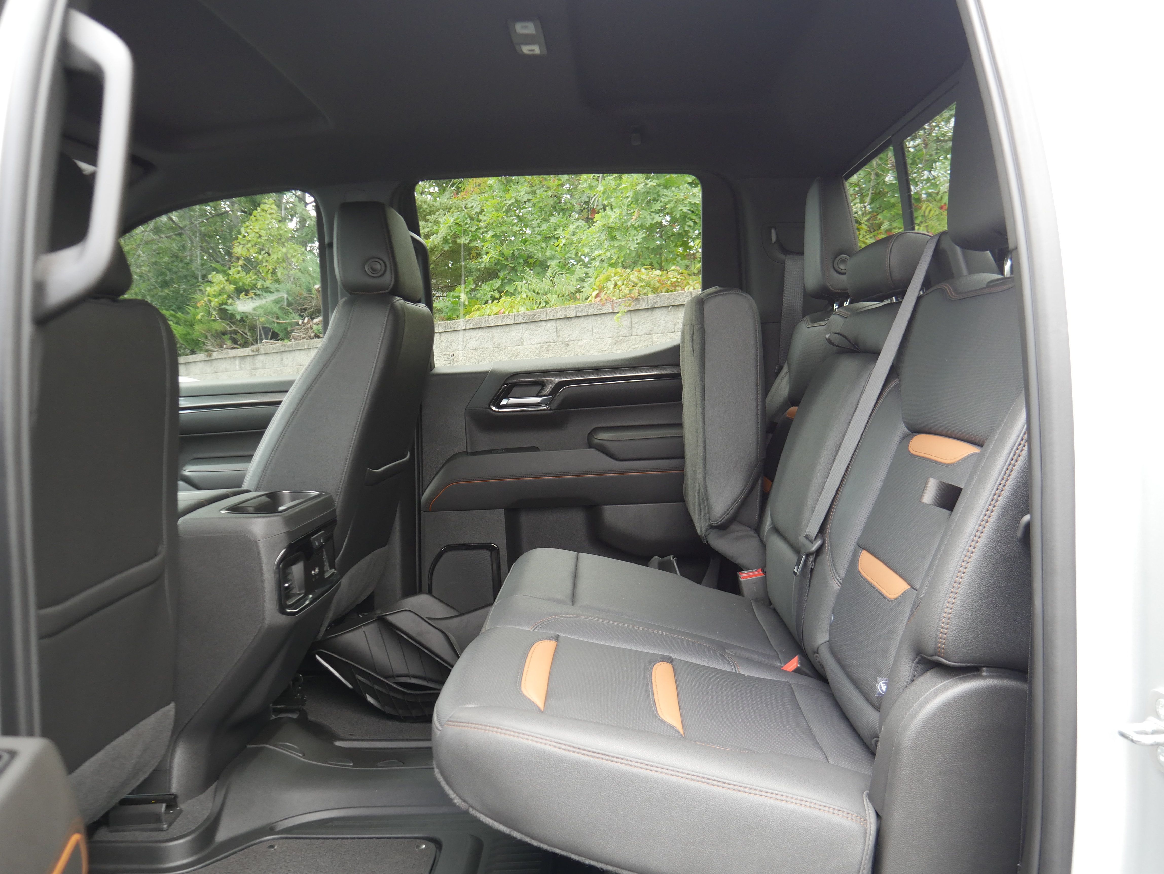 Certified 2022 GMC Sierra 1500 AT4 w/ AT4 Premium Package AWD/4WD image 17