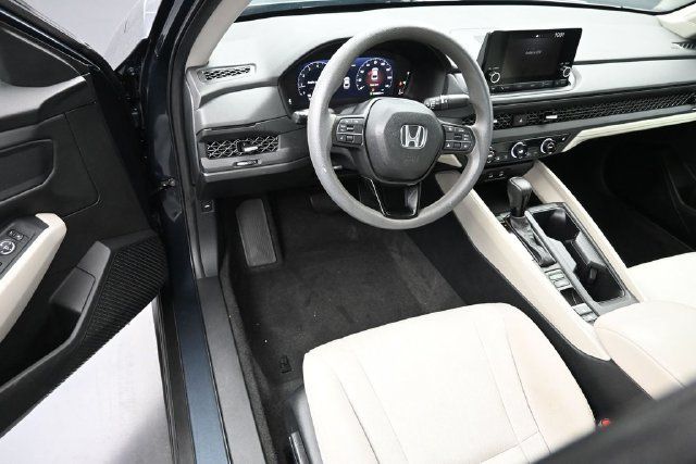 Certified 2023 Honda Accord EX image 15
