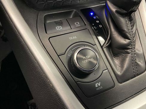 Certified 2024 Toyota RAV4 SE w/ Convenience Package image 24