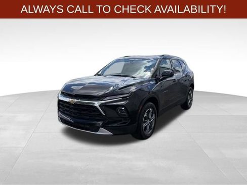 Used 2023 Chevrolet Blazer LT w/ Convenience Package FWD image 3