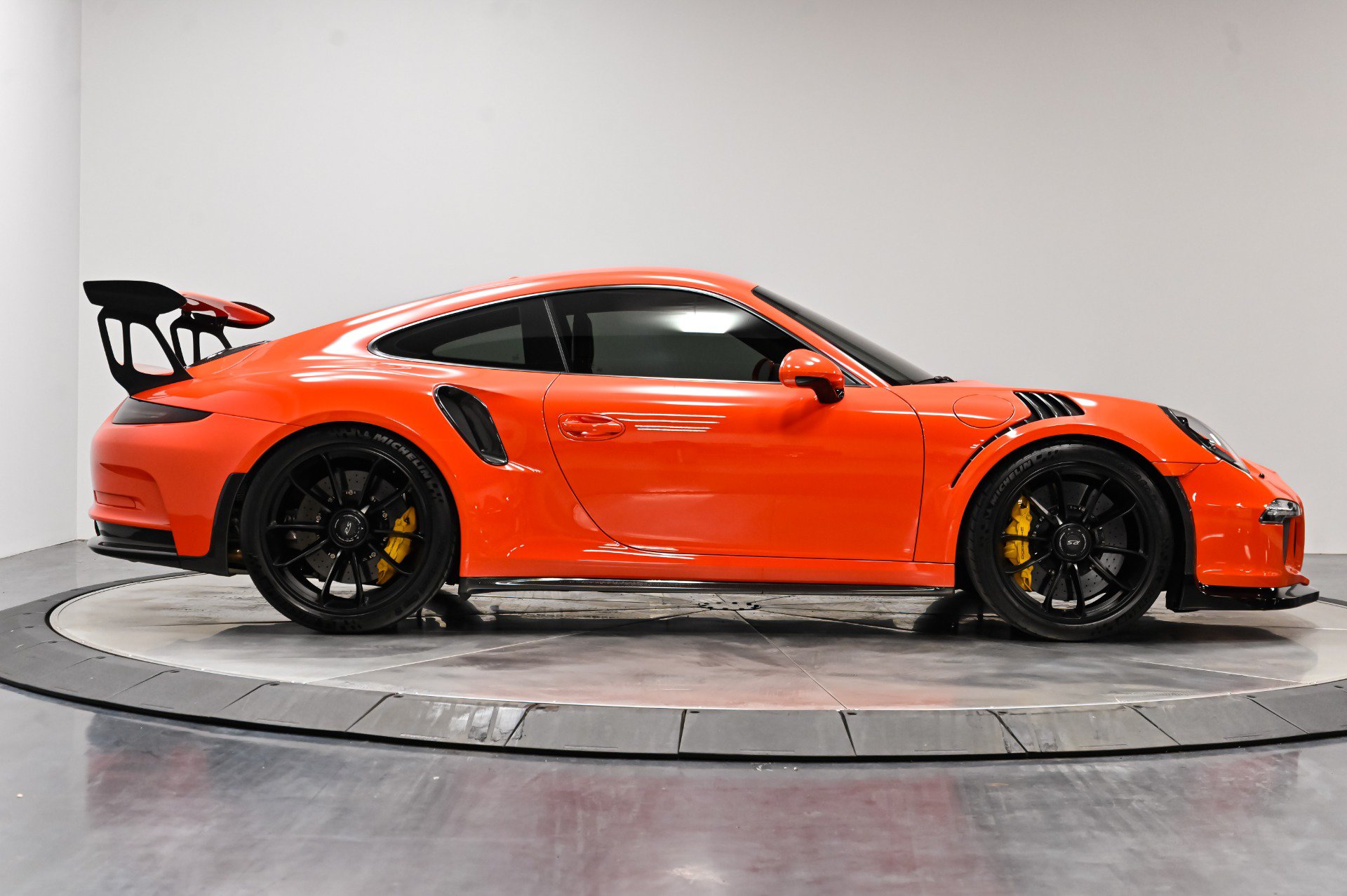 Used 2016 Porsche 911 GT3 RS RWD image 16