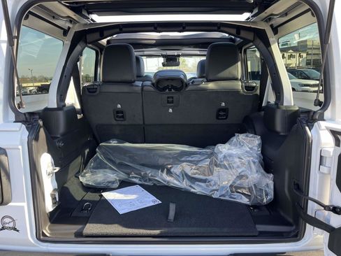 New 2026 Jeep Wrangler Unlimited Rubicon 392 image 4