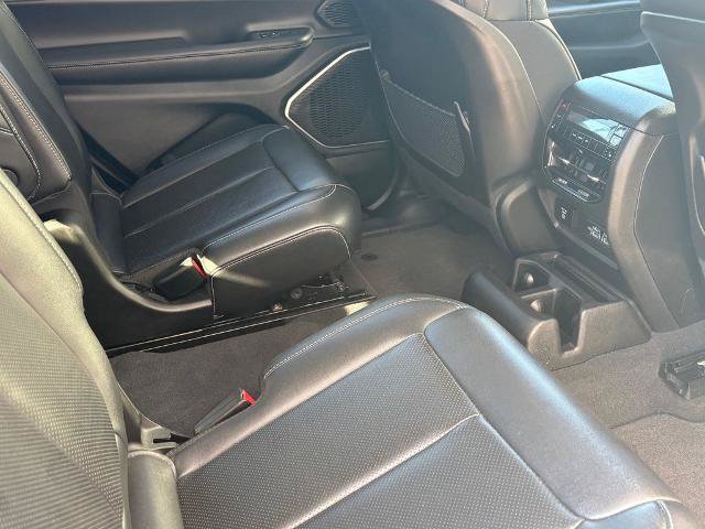 Used 2022 Jeep Grand Cherokee L Limited w/ Luxury Tech Group II AWD/4WD image 14