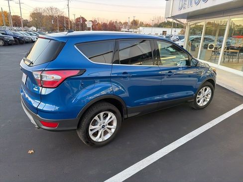 Used 2017 Ford Escape SE image 4