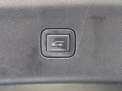 Used 2018 Buick Enclave Premium w/ Experience Buick Package image 18