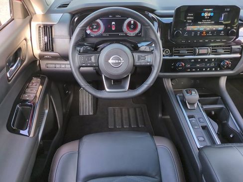 Used 2024 Nissan Pathfinder Platinum w/ Black Appearance Package image 16