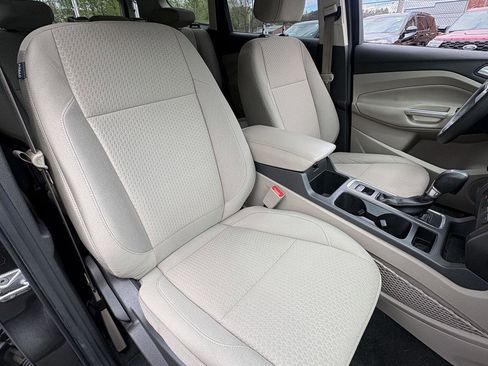 Used 2017 Ford Escape SE image 14