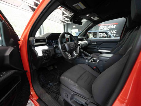 Certified 2024 Toyota Tacoma TRD Off-Road AWD/4WD image 9