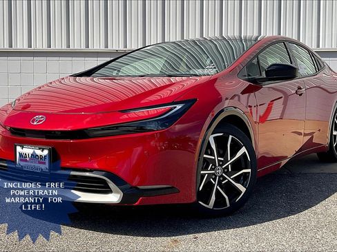 New 2026 Toyota Prius Plug-In Hybrid FWD image 2