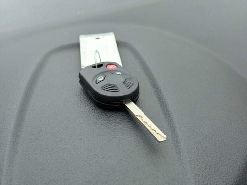 Used 2018 Ford Escape SE w/ SE Sport Appearance Package AWD/4WD image 29