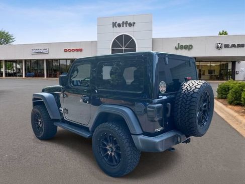 Used 2018 Jeep Wrangler Sport AWD/4WD image 4