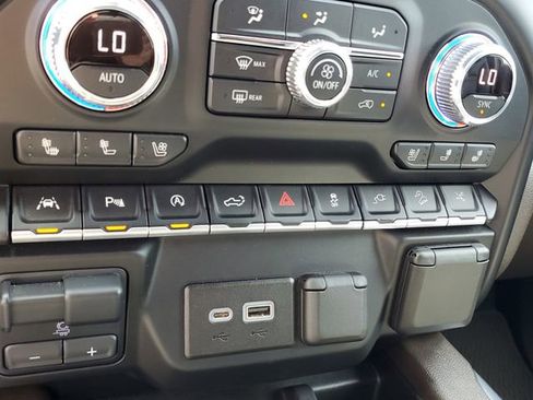 Used 2020 GMC Sierra 1500 Denali w/ Denali Ultimate Package image 24