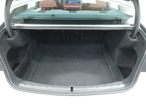 Used 2025 BMW 330i Sedan w/ M Sport Package RWD image 40