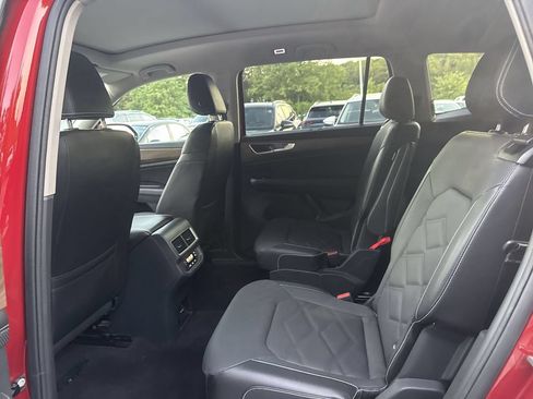 Used 2024 Volkswagen Atlas SE AWD/4WD image 24