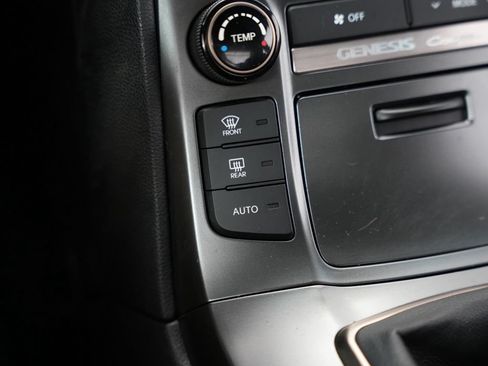 Used 2015 Hyundai Genesis 3.8 RWD image 27