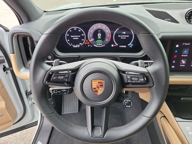 Used 2025 Porsche Cayenne S w/ Premium Package Plus AWD/4WD image 30