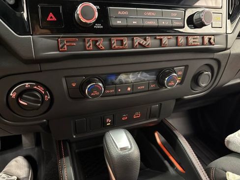 Used 2025 Nissan Frontier PRO-4X AWD/4WD image 25