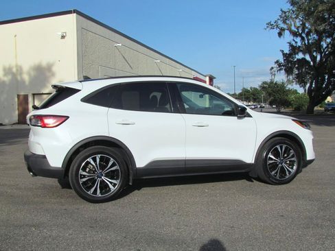 Used 2022 Ford Escape SE w/ SE Sport Appearance Package FWD image 14