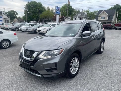 Used 2018 Nissan Rogue SV AWD/4WD image 2