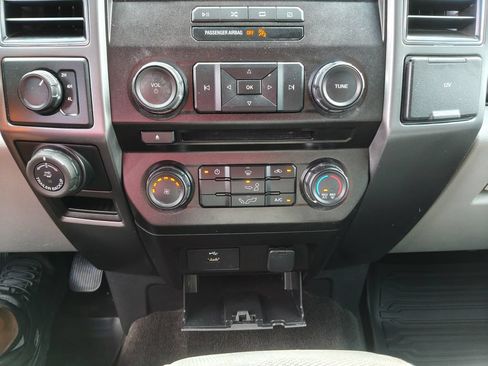 Used 2018 Ford F150 XLT w/ Trailer Tow Package AWD/4WD image 5