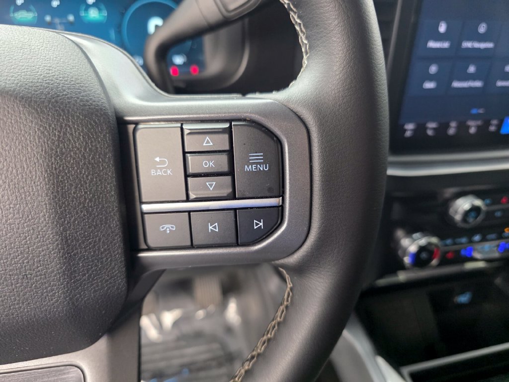 Used 2025 Ford F350 Lariat w/ Lariat Ultimate Package AWD/4WD image 22