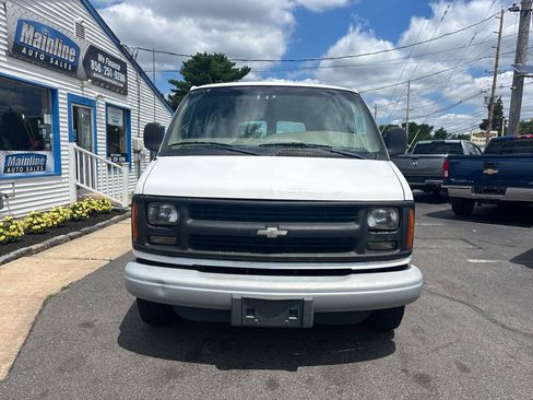 Used 2002 Chevrolet Express 2500 RWD image 9