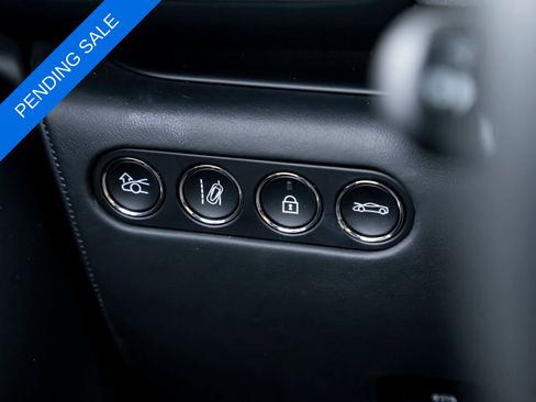 Used 2025 McLaren Artura RWD image 21