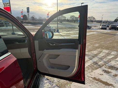 Used 2022 GMC Yukon Denali image 15